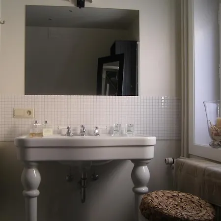 Huyze-peppins Bed & Breakfast *